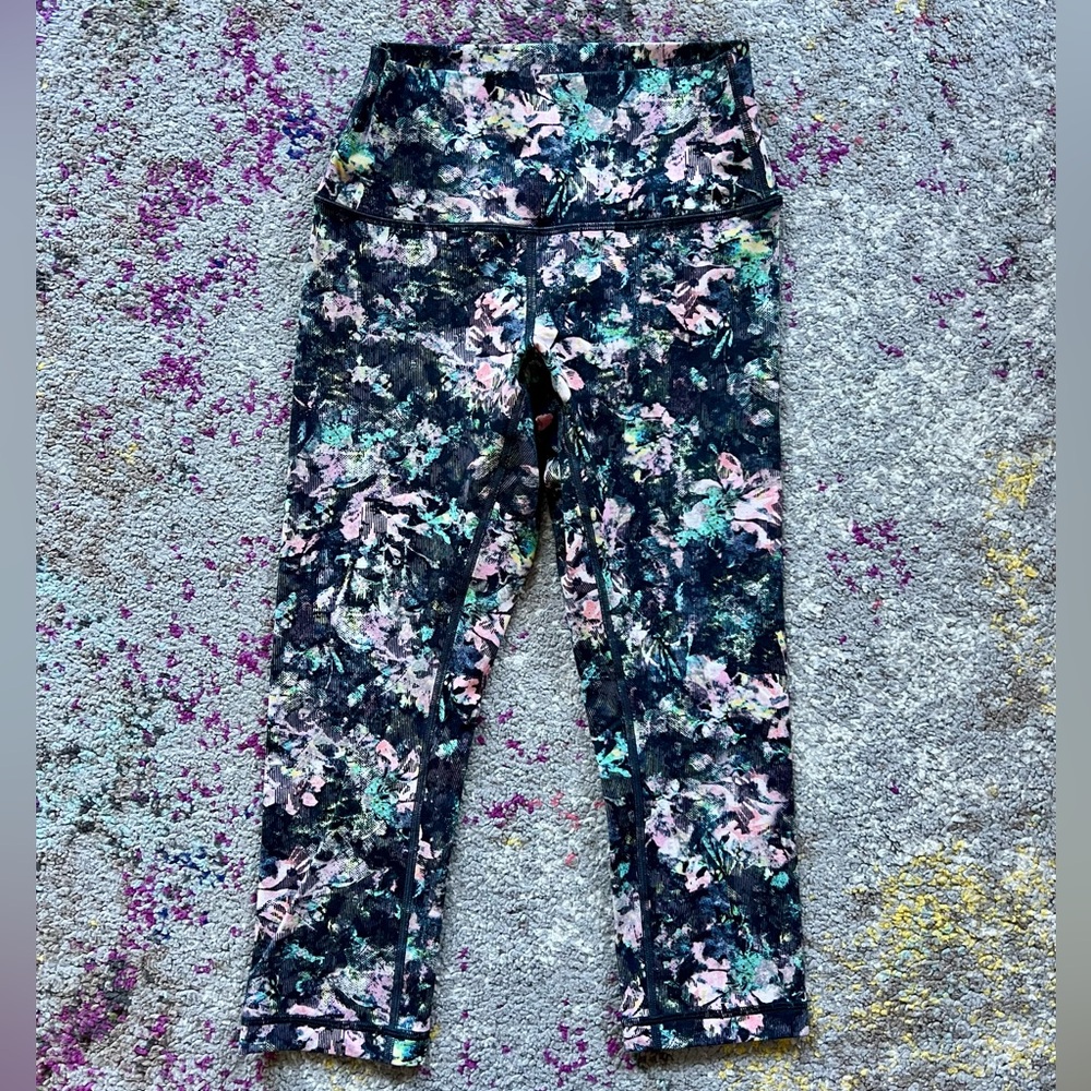 Lululemon athletica Wunder Under High rise crop 21”, size 6